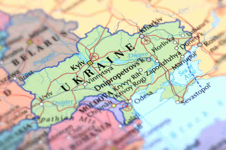 Атака безпілотників в Україні вразила дві військові бази в глибині Росії – WEIS