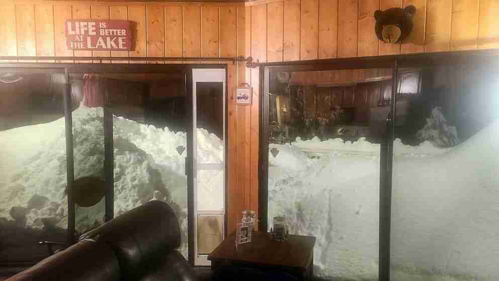 "When will help arrive?": Snowed-in Southern California residents plead for help - WEIS | Local & Area News, Sports, & Weather - Vimarsana News