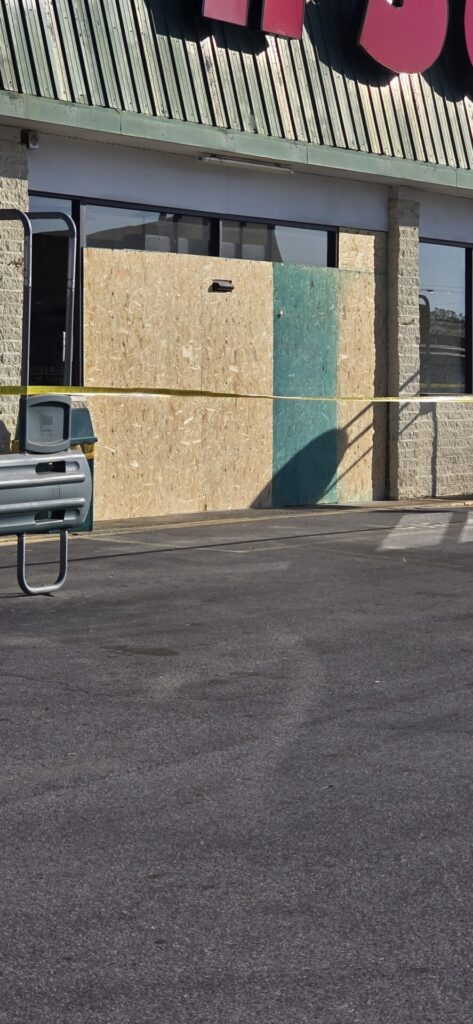 Pic ’N Save in Centre Set to Reopen Saturday After Truck Crash