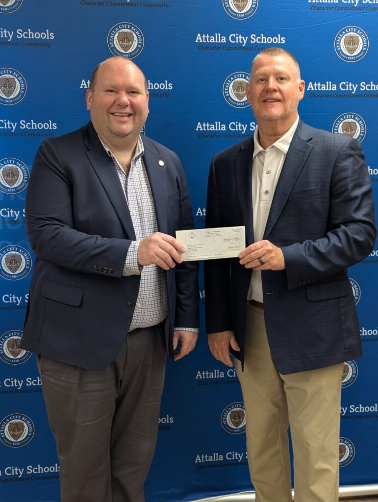 Sen. Andrew Jones Presents Grant Funding to Attalla City Schools