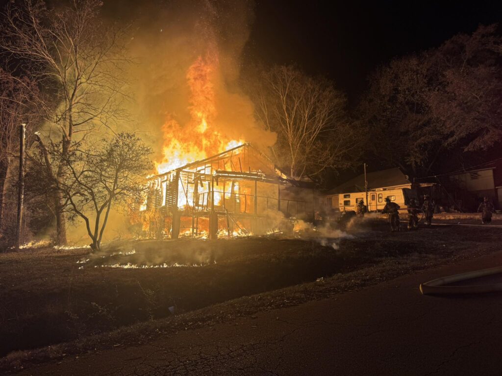 Structure Fire in Anniston ContainedNo Injuries Reported