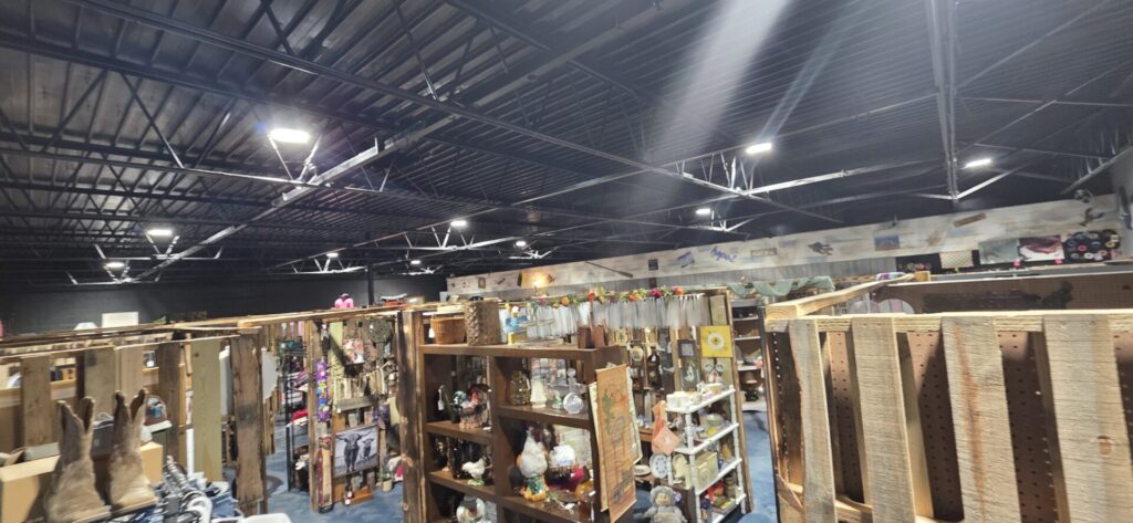 Weiss Lake Emporium Celebrates Grand Opening with Chamber Ribbon Cutting