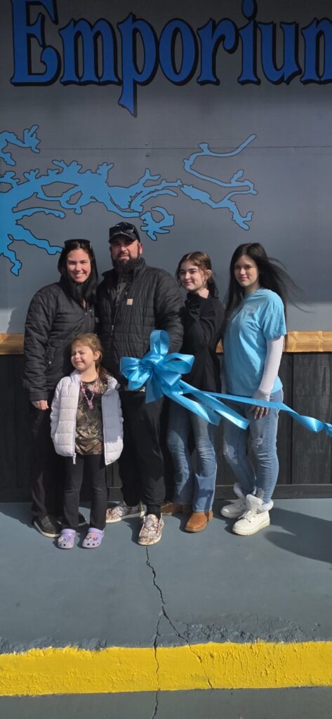 Weiss Lake Emporium Celebrates Grand Opening with Chamber Ribbon Cutting