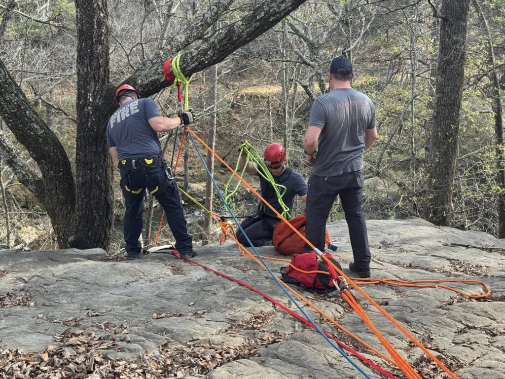 Injured Hiker Rescued from Gorge at Noccalula Falls Park