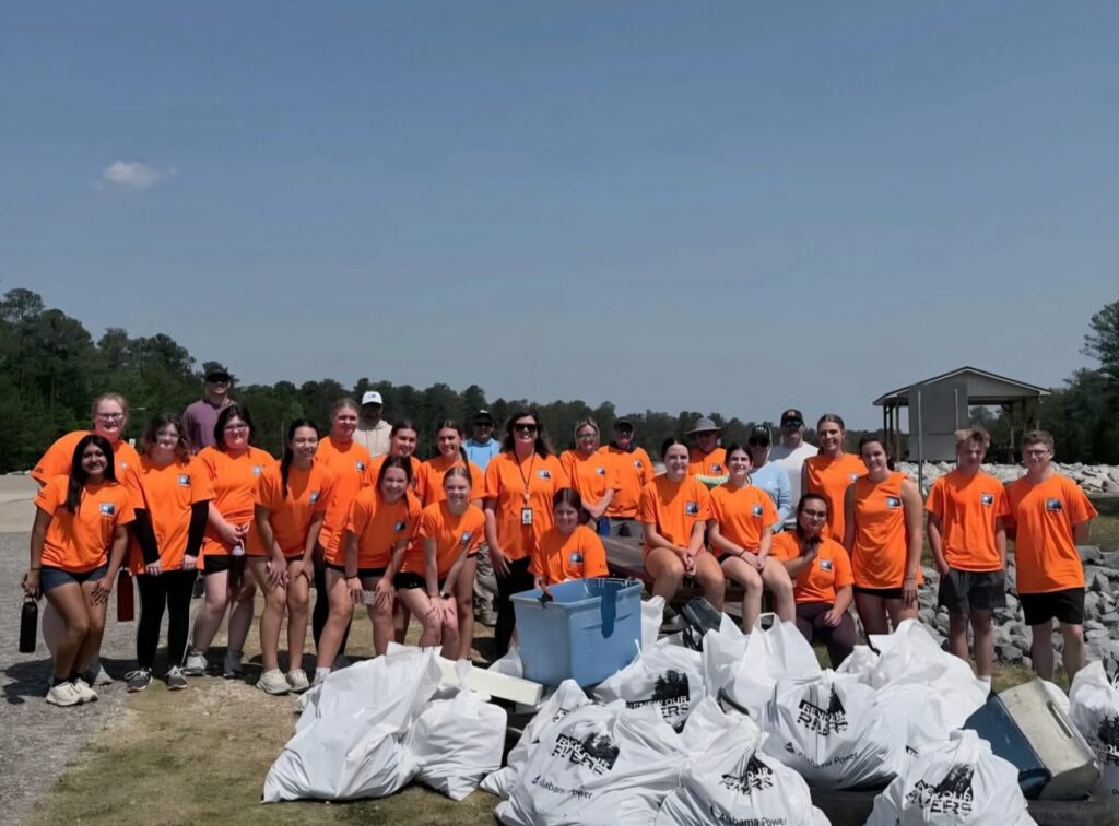 Weiss Lake Cleanup Efforts Begin Ahead of Alabama Power “Renew Our Rivers” Weekend