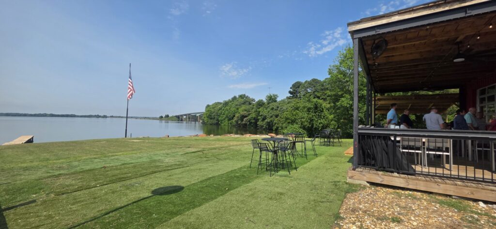 Jefferson's Celebrates Grand Opening with Ribbon Cutting on Weiss Lake