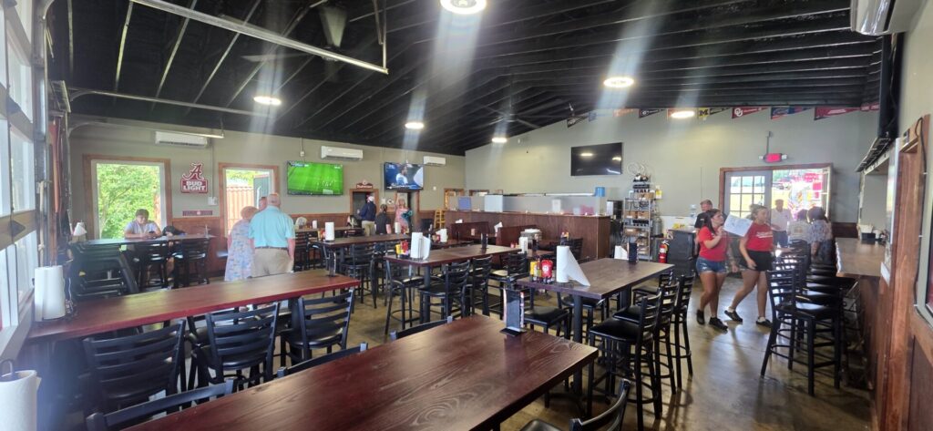 Jefferson's Celebrates Grand Opening with Ribbon Cutting on Weiss Lake