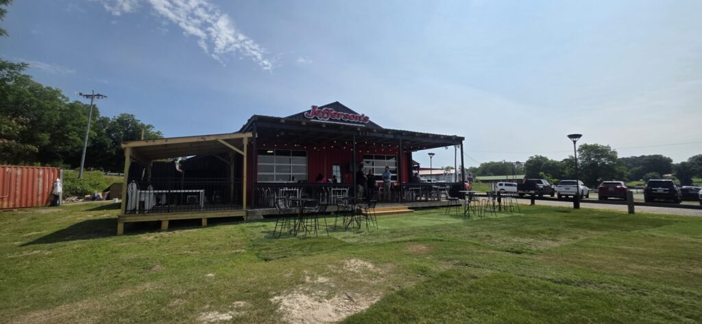 Jefferson's Celebrates Grand Opening with Ribbon Cutting on Weiss Lake