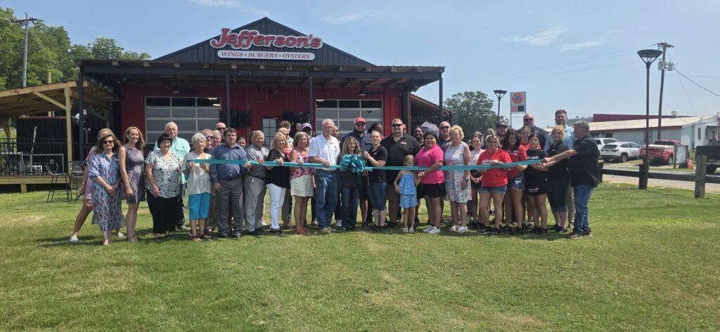 Jefferson's Celebrates Grand Opening with Ribbon Cutting on Weiss Lake