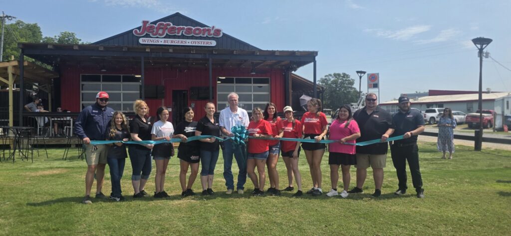 Jefferson's Celebrates Grand Opening with Ribbon Cutting on Weiss Lake