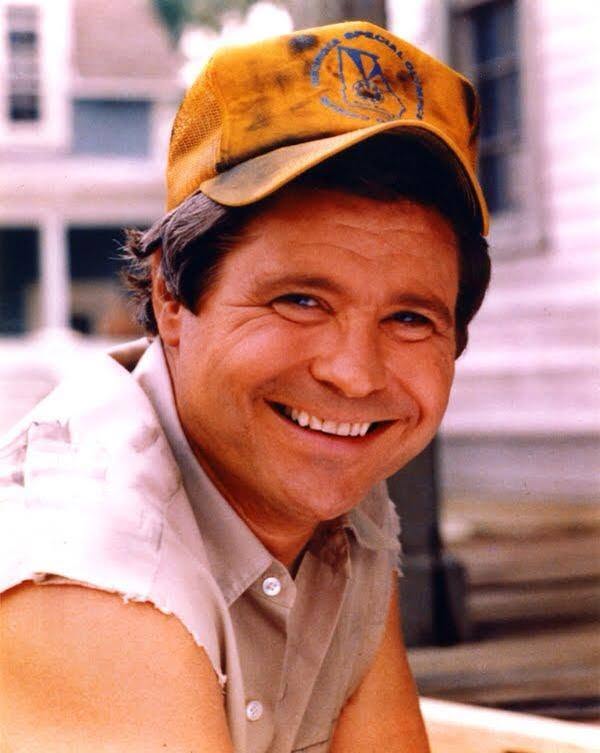 Ben Jones, who died at 84, portraying Cooter Davenport on “The Dukes of Hazzard.”