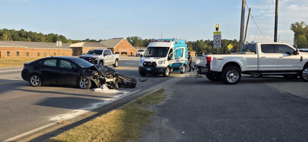 Armory Road crash in Centre involving three vehicles Tuesday morning